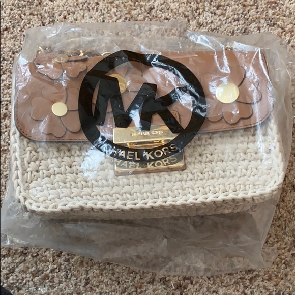 Michael Kors hand bag - Picture 5 of 12